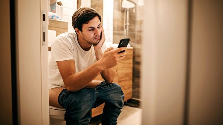 Does Using Your Phone On the Toilet Cause Hemorrhoids?