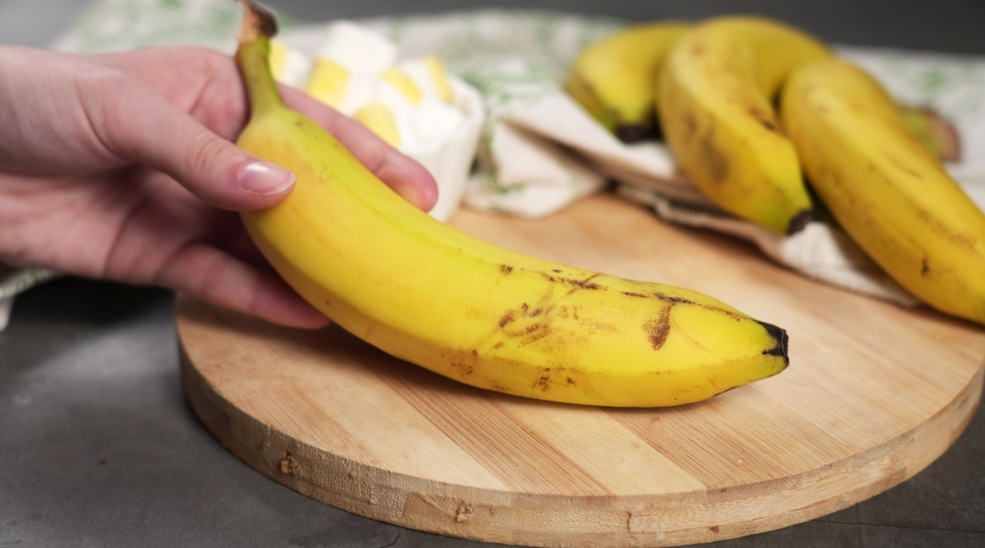can you eat banana peels_f40ba1fa c9cc 4980 8ce9 70ce23295b2e
