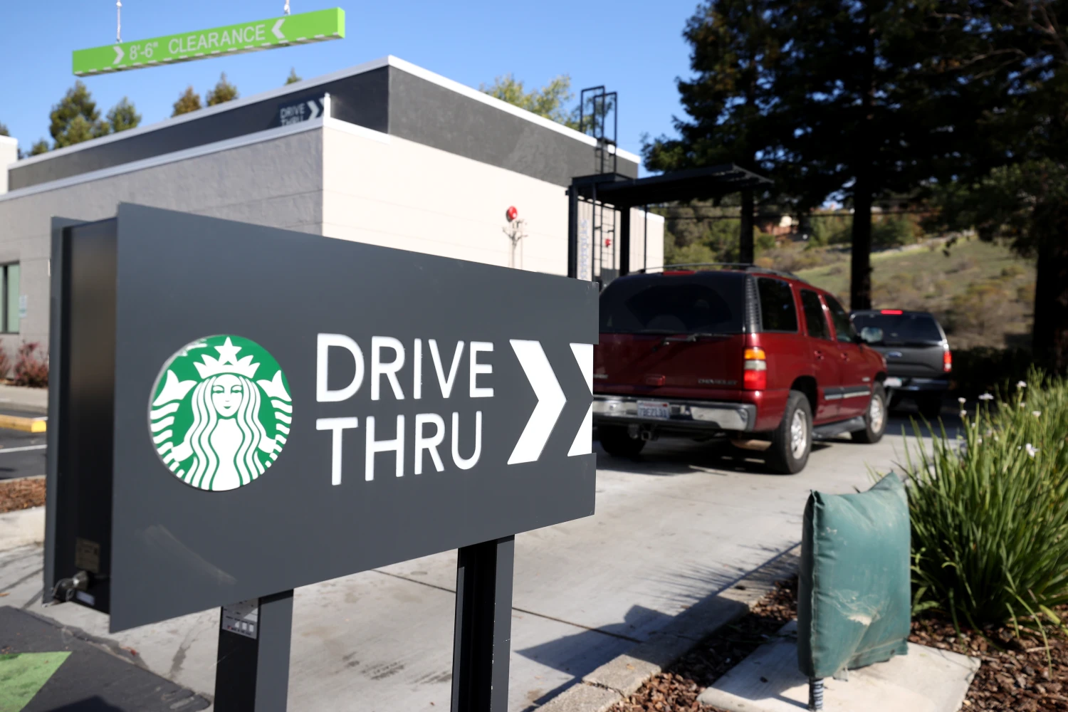 1775917421624_starbucks easter hours 2026 swl 260324 e50807