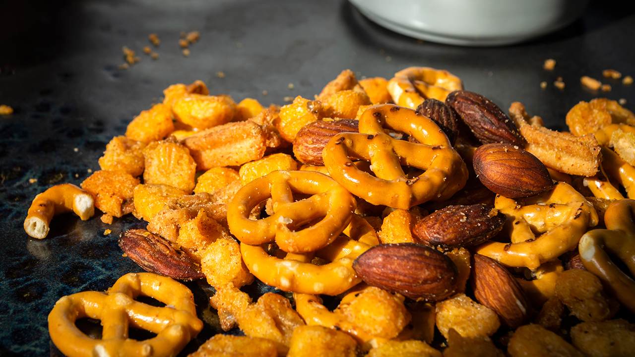 1778854144480_trail mix pretzels nuts